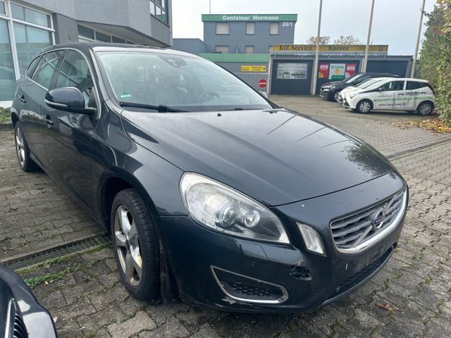 Volvo V60 Kombi Summum AUTOMATIK*XENON*EURO 5