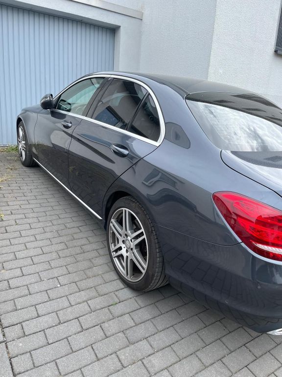 Image of Mercedes-Benz C 220