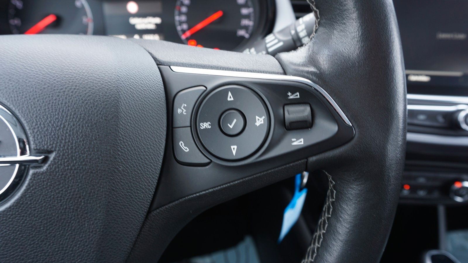 Fahrzeugabbildung Opel Crossland Edition, Navi, LED, Kamera, PDC