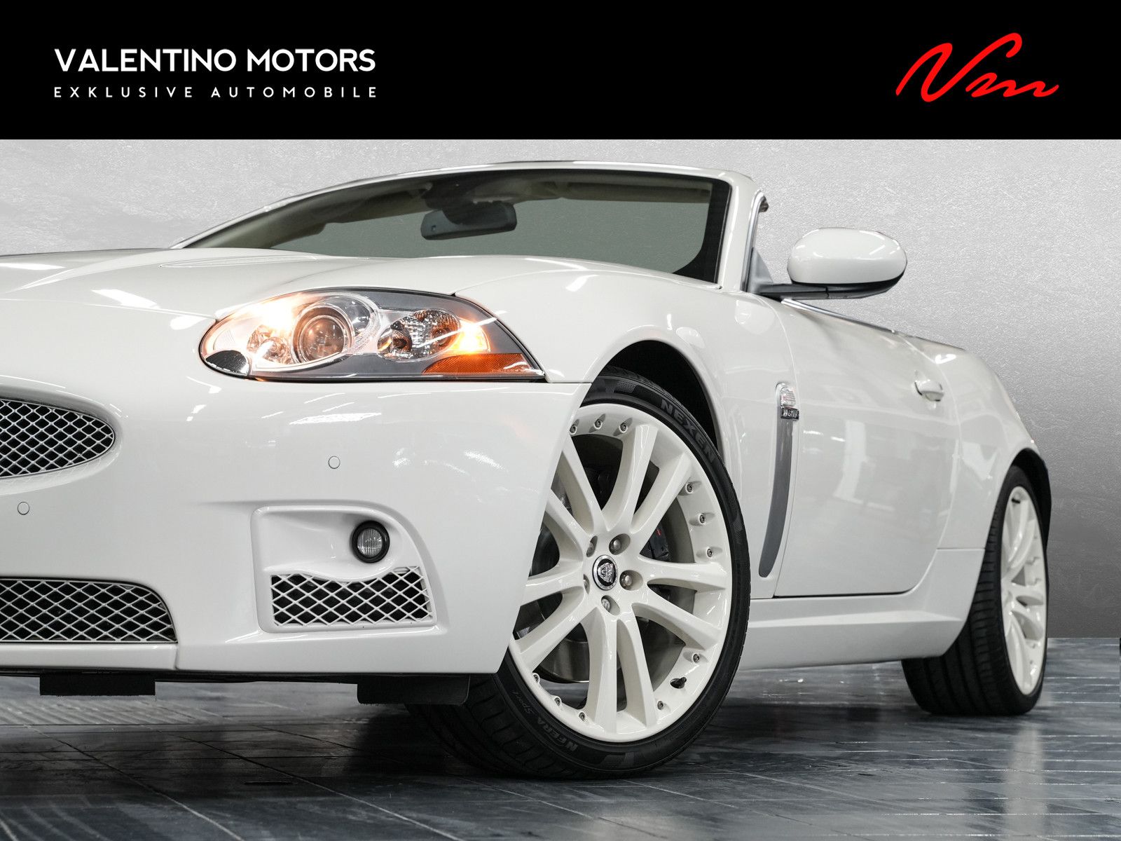 Fahrzeugabbildung Jaguar XKR Cabrio - CATS|20"|Bi-Xenon+aktiv.KL|ALPINE