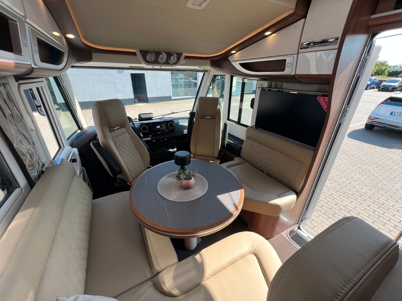 Fahrzeugabbildung Carthago chic e-line 50 LE DA / Mecedes Benz Sprinter