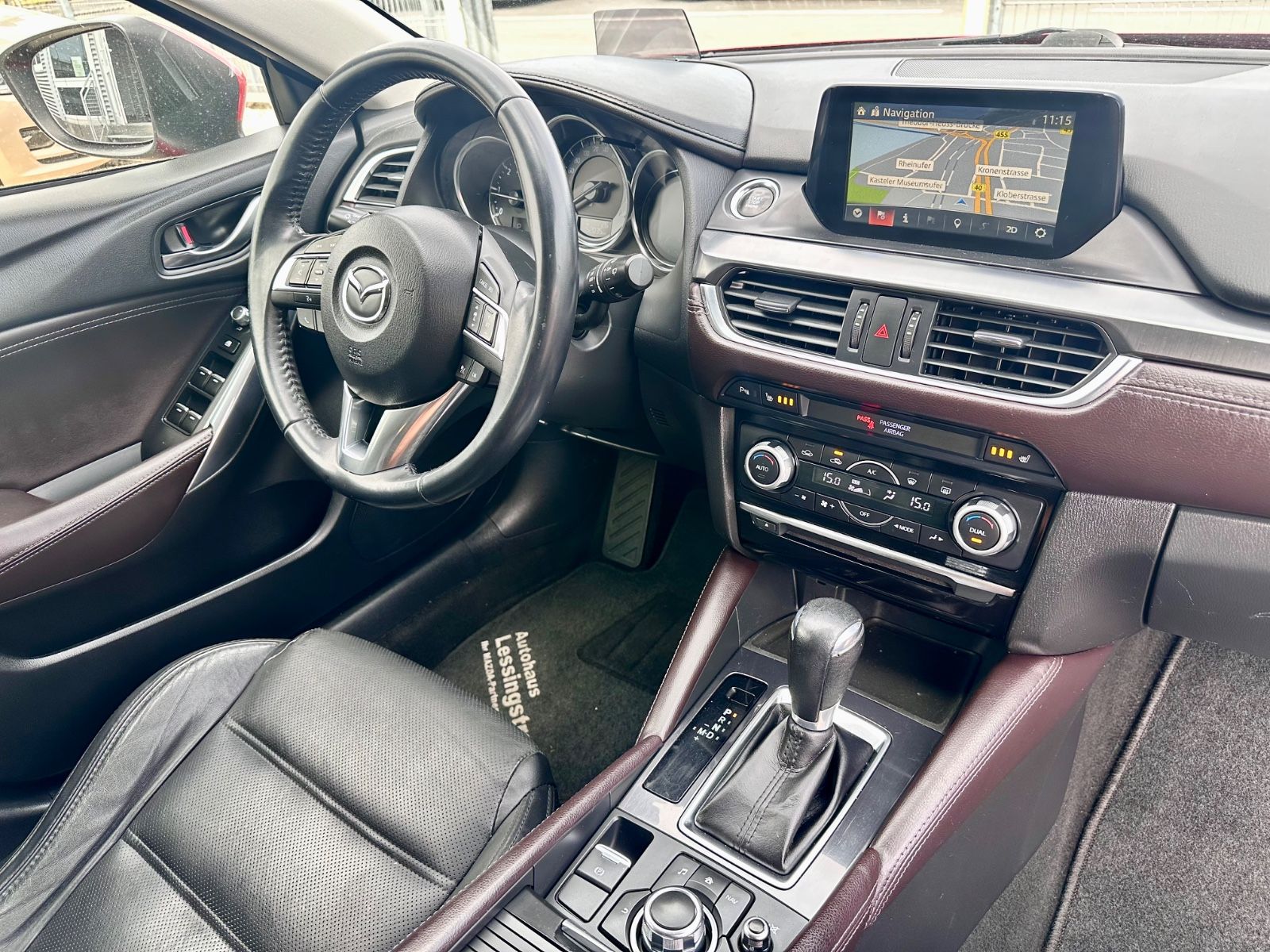 Fahrzeugabbildung Mazda 6 KOMBI SPORTS-LINE AWD ALLRAD*HEAD-UP*