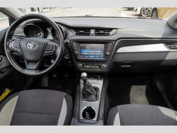 Toyota Avensis - 11
