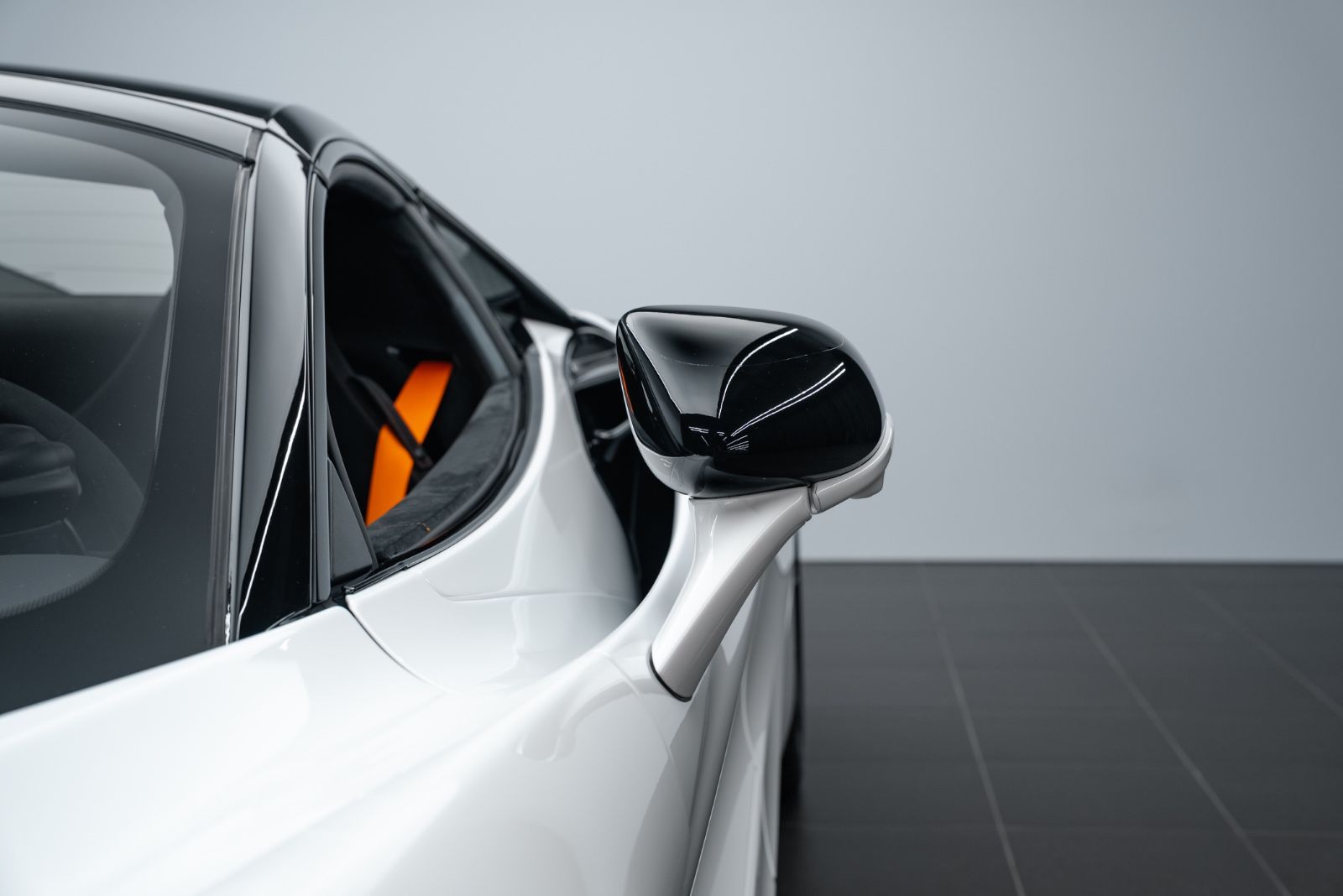 Fahrzeugabbildung McLaren 750S Spider CARBON/PERFORMANCE/360°CAMERA/B&W