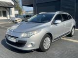 Renault Megane III Grandtour Dynamique +navi+Klima+AHK+P - Renault Megane aus 2010: Kombi