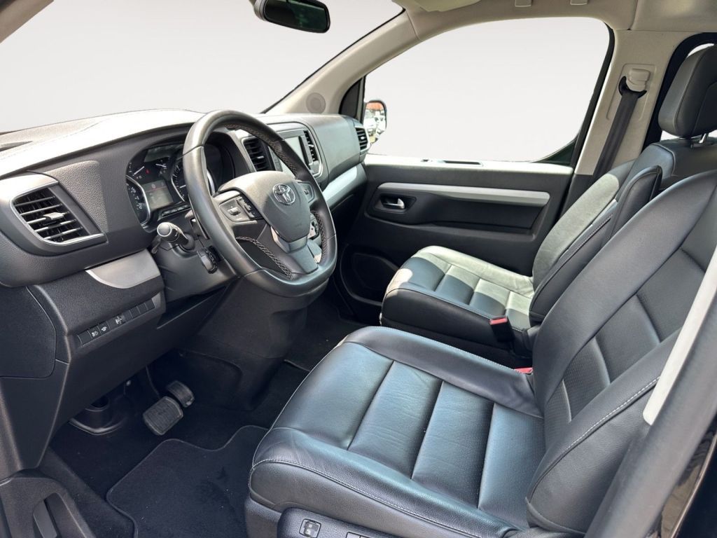 Fahrzeugabbildung Toyota Proace 2,0-l-D-4D L2 (7-Si.) Autm. Verso Executi