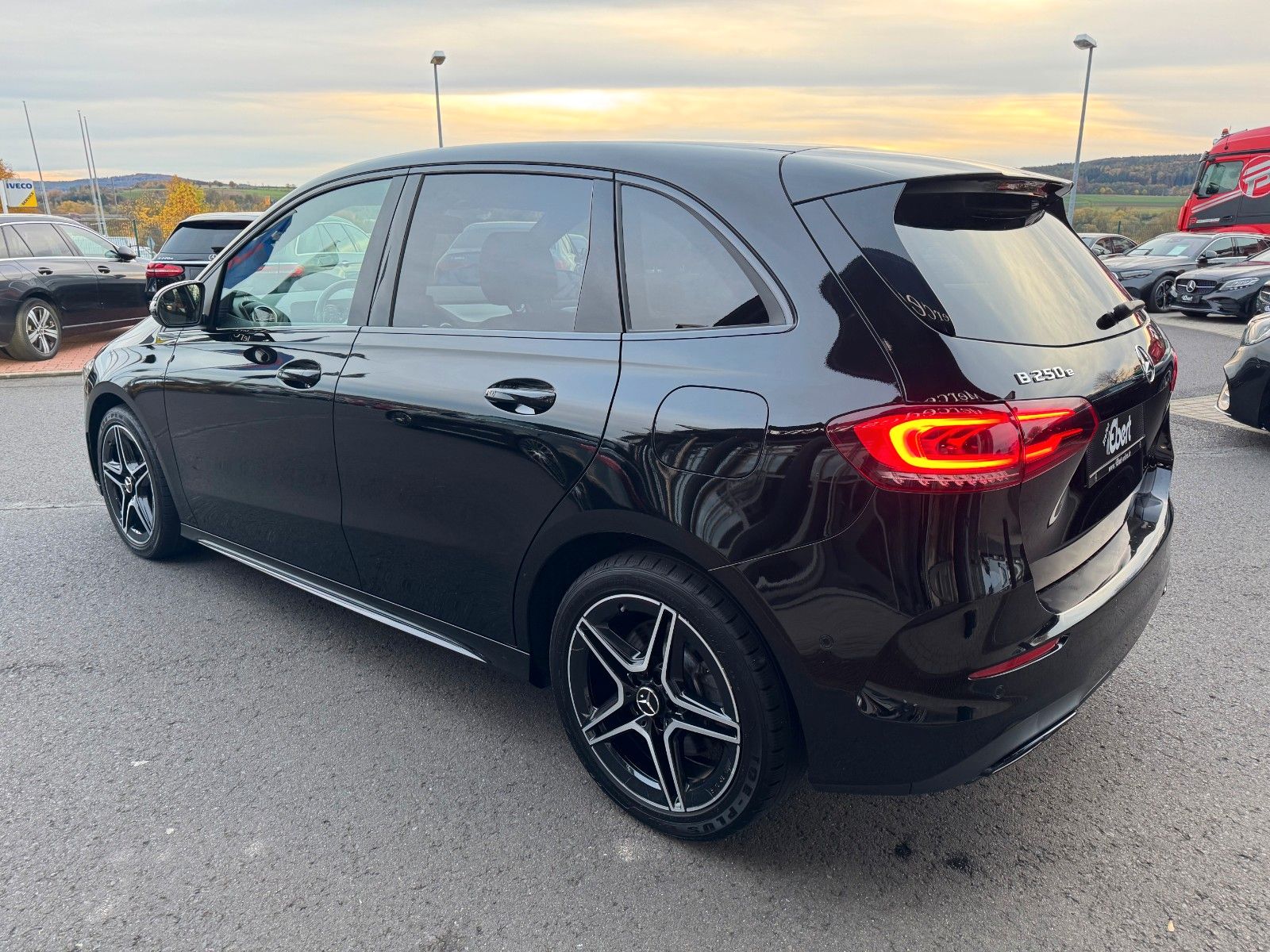 Fahrzeugabbildung Mercedes-Benz B 250e Edition2020+AMG+Ambiente+Night+LED