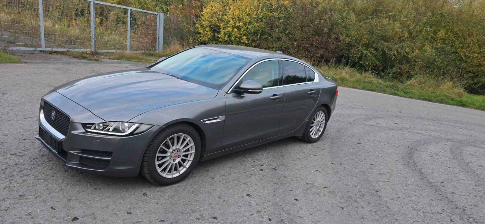 JAGUAR XE
