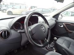 Fahrzeugabbildung Dacia Duster Duster 1.6 16V 4x4 *AHK* KAMERA* 8fach be