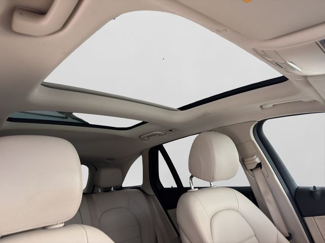 Fahrzeugabbildung Mercedes-Benz GLC  200d 4Matic+LED+Pano+Kamera+Leder+MBUX+DAB
