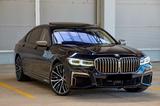 BMW M760Li xDrive V12  - BMW M760 mit Panoramadach