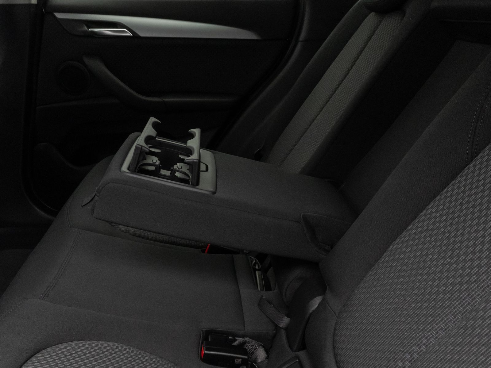 Fahrzeugabbildung BMW X1 xD25e DAB PDC LED Sithzg Geschwindigkeitsreg