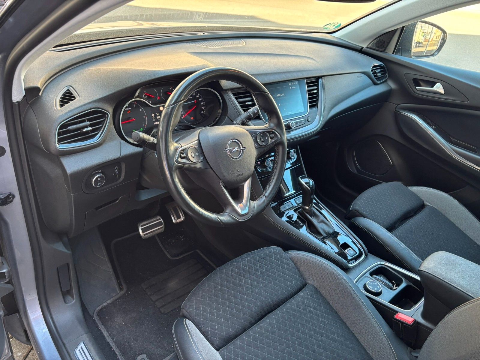 Fahrzeugabbildung Opel Grandland 1.2 INNOVATION LED/KAMERA/18"ALU/ALLWE