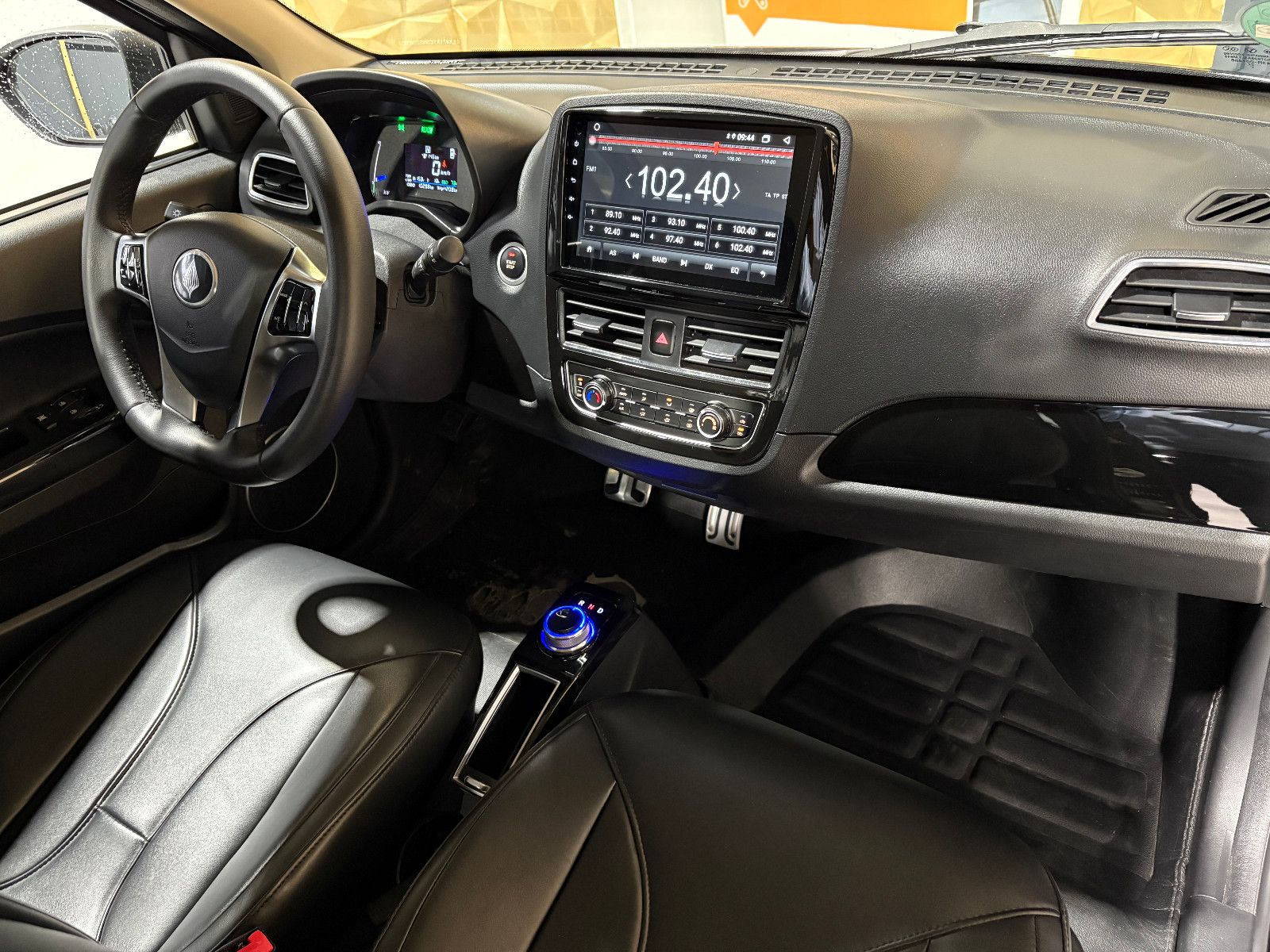 Fahrzeugabbildung Elaris PIO/KAMERA/APPLE/KLIMA/2-SITZ/AUTOMATIK