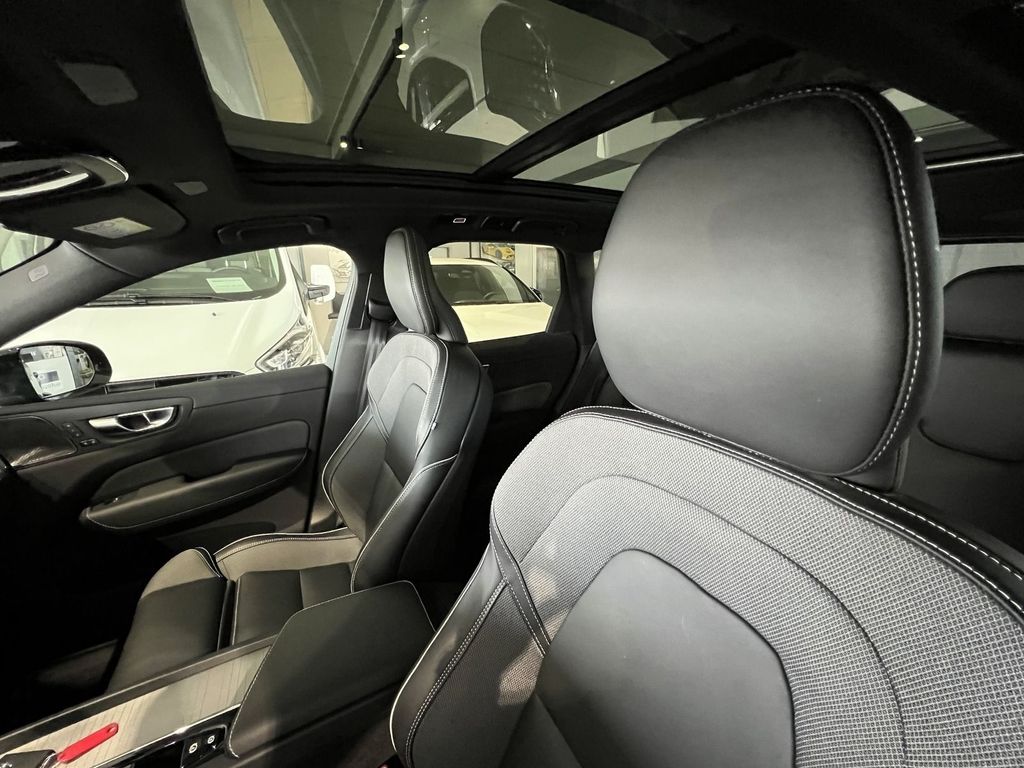 Volvo XC60 T6 Plus Black Edition Recharge AWD ACC BLIS
