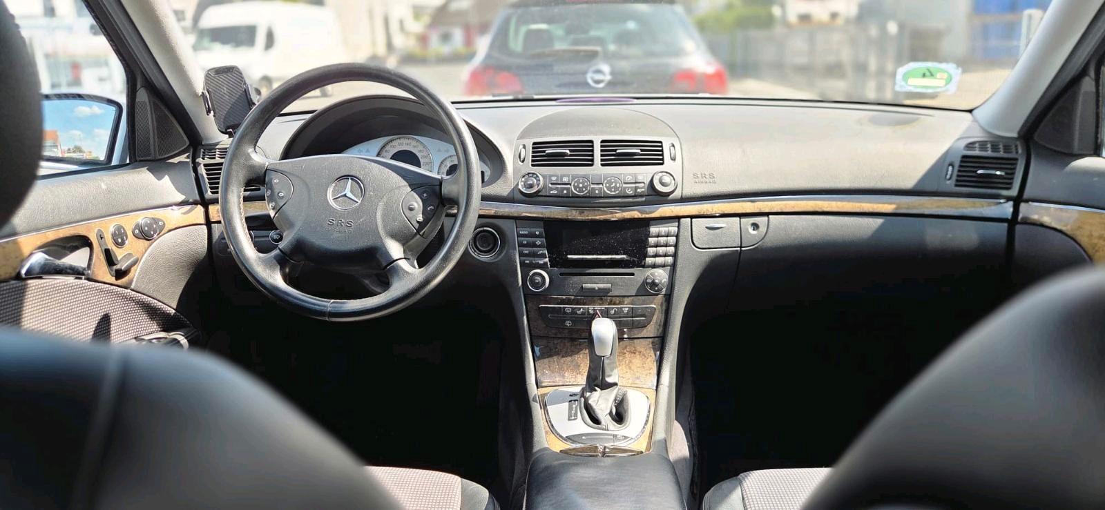 Mercedes-Benz 320 2004 — photo 10