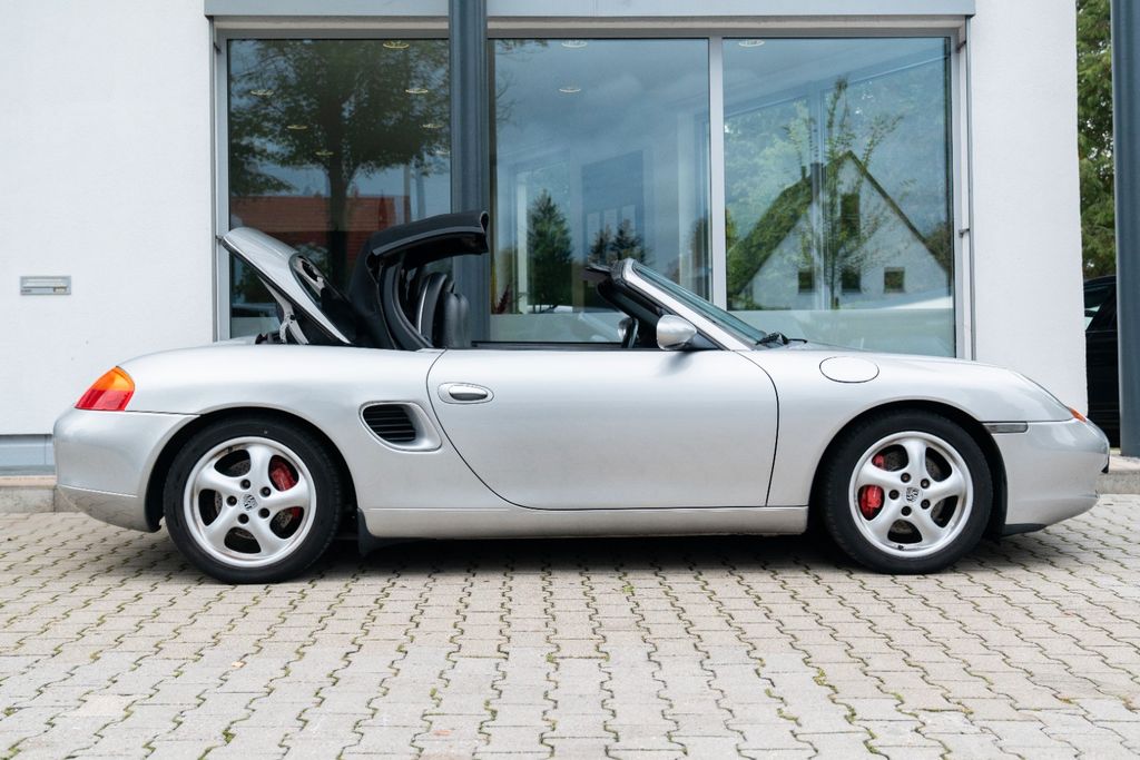 Porsche Boxster S/ SITZHEIZUNG/ CD/ HARMAN/ ALARM/ 18" Porsche Boxster S/ SITZHEIZUNG/ CD/ HARMAN/ ALARM/ 18"