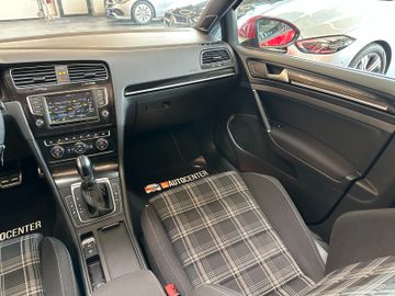 Volkswagen Golf *1.HAND*PANO*STHZ*AHK*ACC*NAV*2-ZONEN*