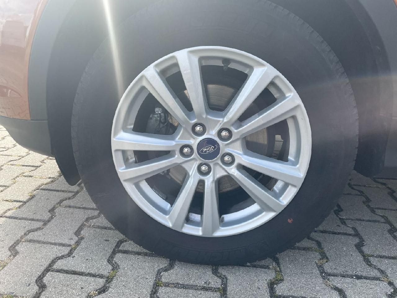 Fahrzeugabbildung Ford Kuga Winterpaket, Navi, Klimaautom.