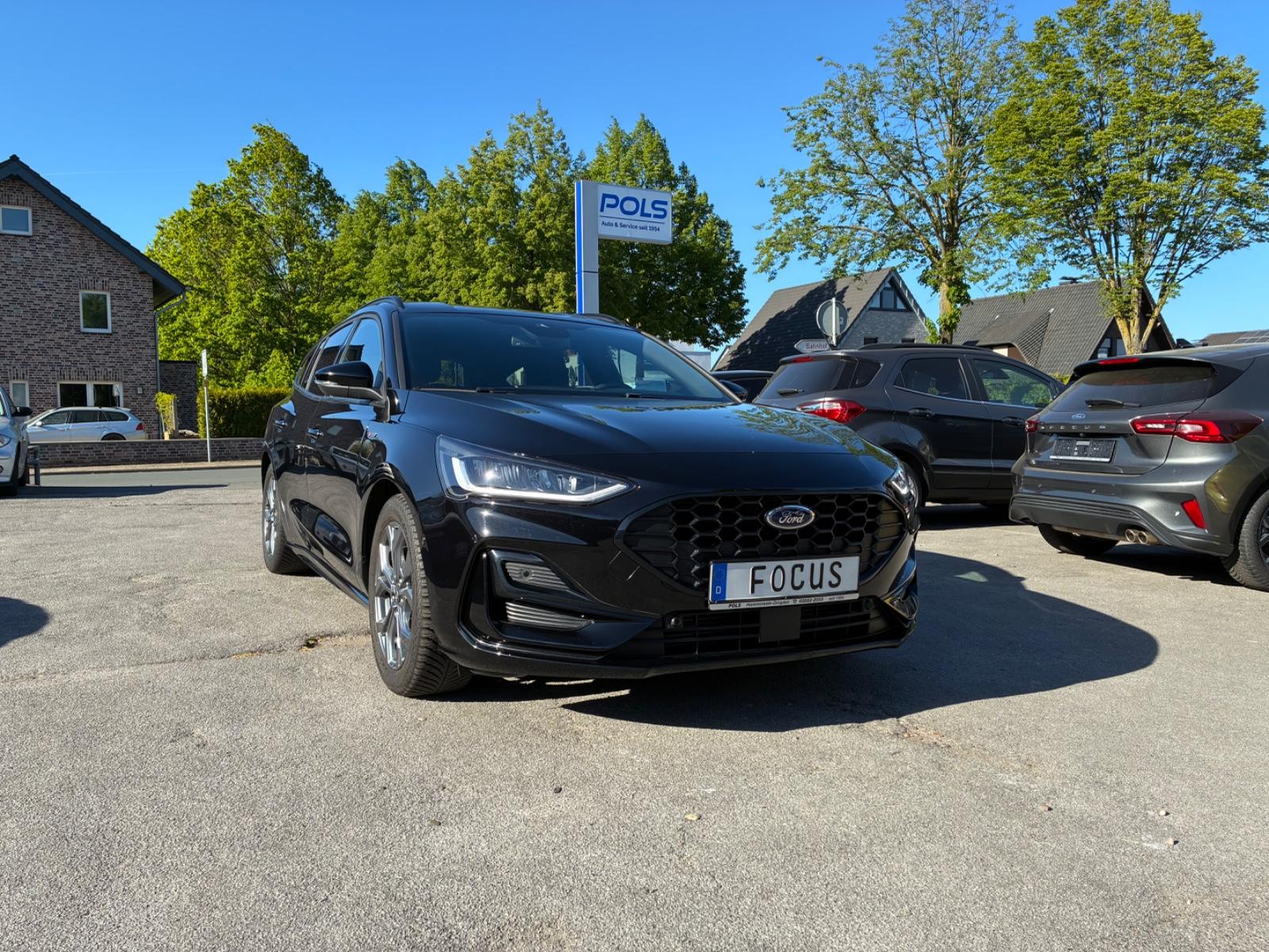 Ford Focus ST-Line X Turn./schwenkb. AHK/Kamera/HuD