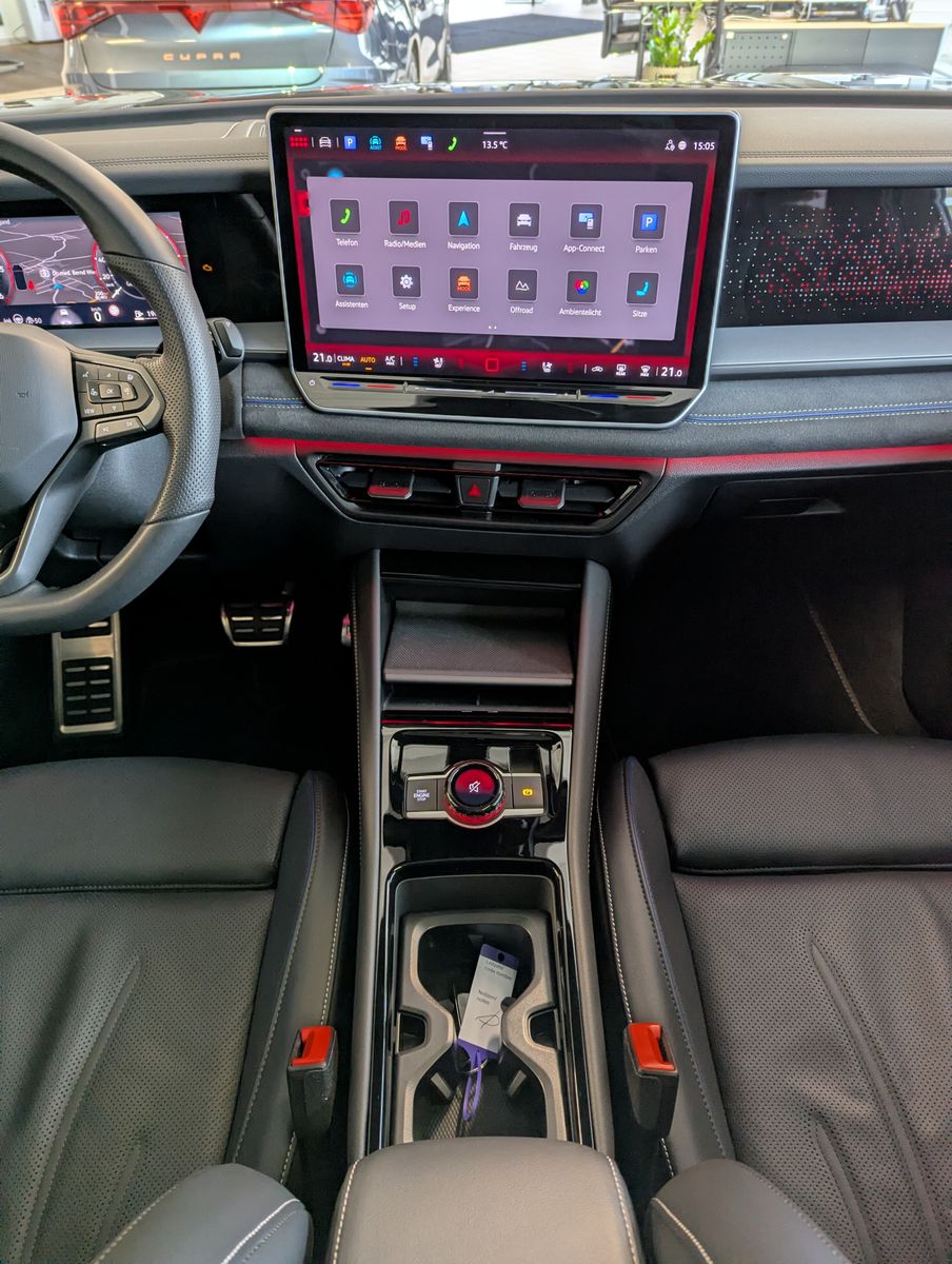 VW Tayron 2.0 R-Line Leder Launch Pano Black AHK 20 - Image 24