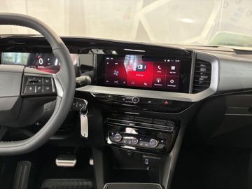 Fotografie 15 des Opel Mokka 1.2 DI Turbo Hybrid 48V Automatik GS