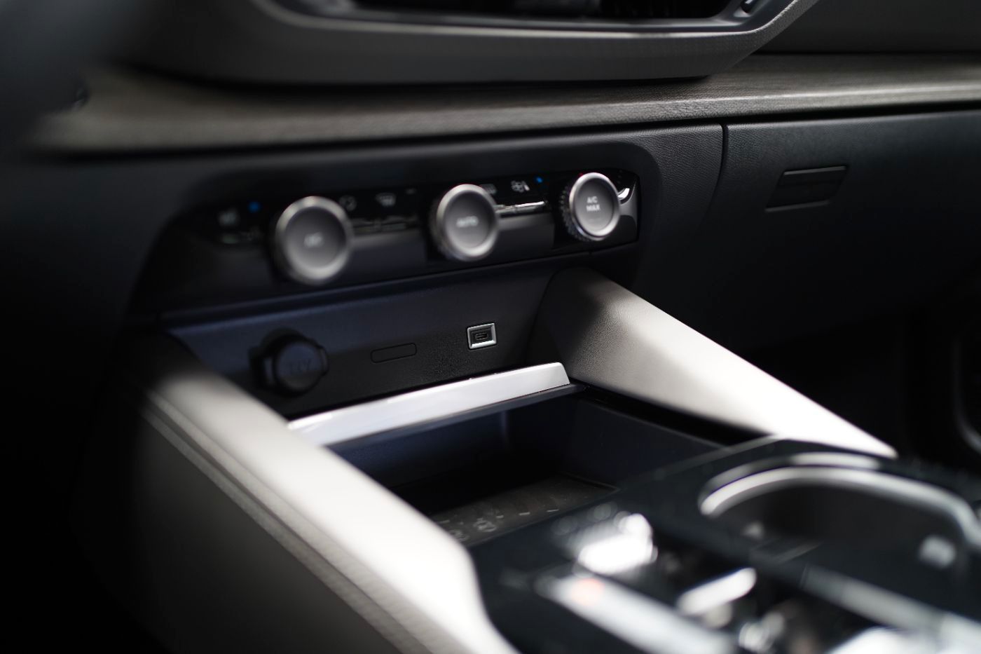 Fahrzeugabbildung Citroën C5 X Hybrid 145 DCS6 Plus Automatik Winter Paket