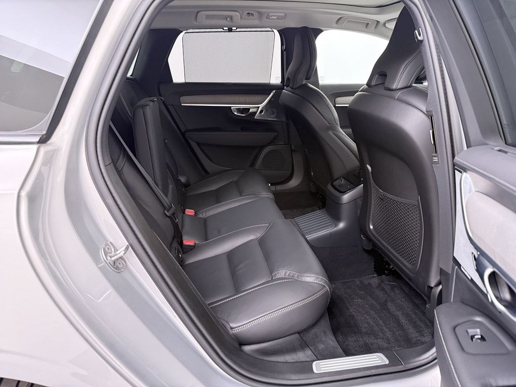 Volvo V90 T8 AWD Recharge Plug-In Hybrid Ultra Dark foto 25