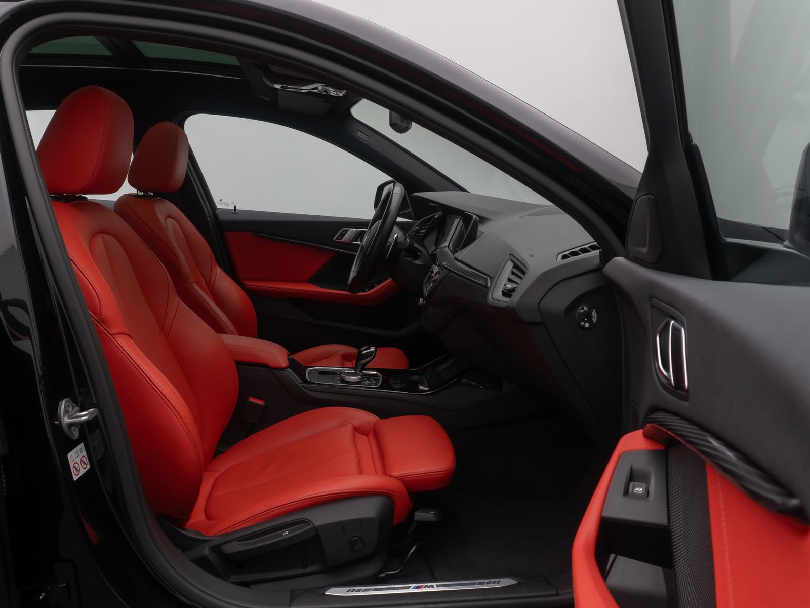 Fahrzeugabbildung BMW 120i M Sport Komfort DAB HiFi Panorama Leder 19"