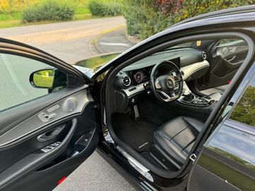 Bild 7 Mercedes-Benz E 400 AMG Line 4Matic - Navi - ACC Burmester - 8