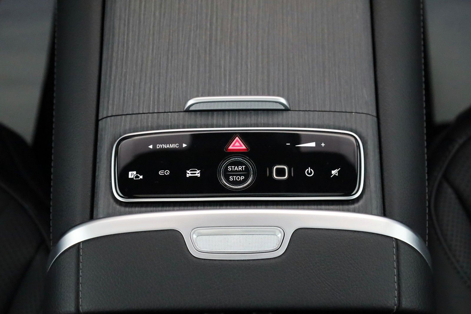 Fahrzeugabbildung Mercedes-Benz EQE 500 SUV 4M AMG Panorama,HUD,Wärmepumpe,360°K