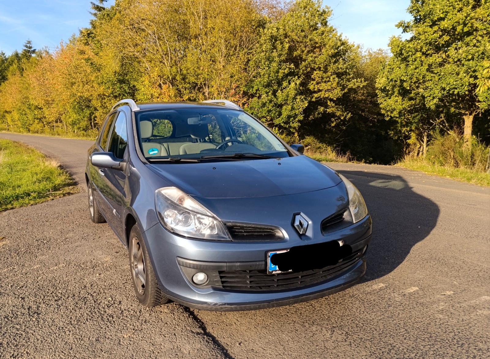 Renault Clio 2009 — interior