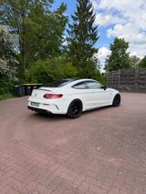 Mercedes-Benz C 63 AMG Mercedes-AMG C 63 Autom. Mercedes-AMG - Mercedes-Benz C 63 AMG Gebrauchtwagen in Hamburg
