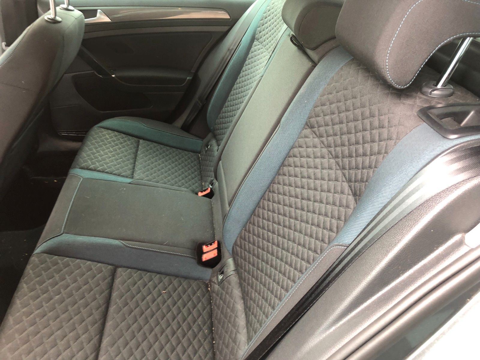 Fahrzeugabbildung Volkswagen Golf VII Variant IQ.DRIVE Seitenschaden