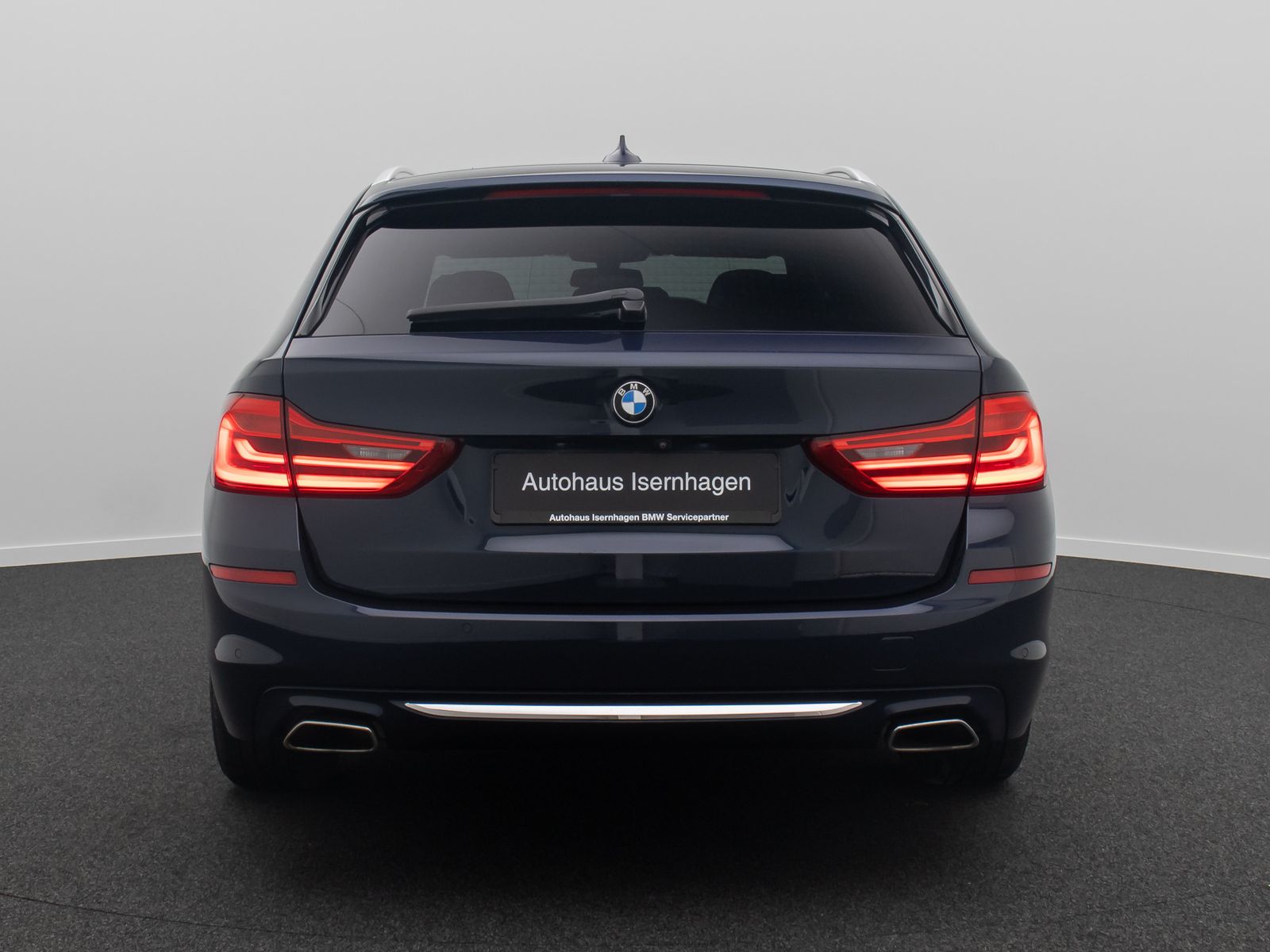 Fahrzeugabbildung BMW 540i xD LuxuryLine HUD Kamera HiFi Alarm Komfort