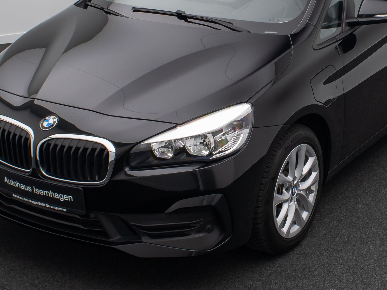 Fahrzeugabbildung BMW 225xe iPerf  Active Tourer ParkAss Navi WLAN PDC