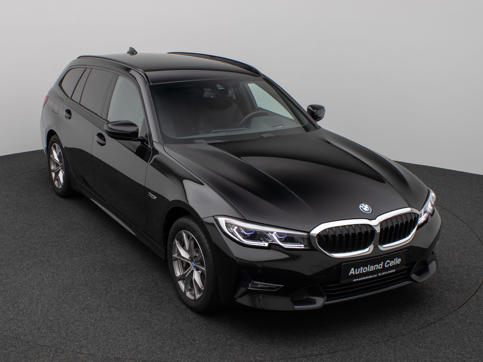 Fahrzeugabbildung BMW 330e xD SportLine Laser HUD DAB HiFi Komfort PDC