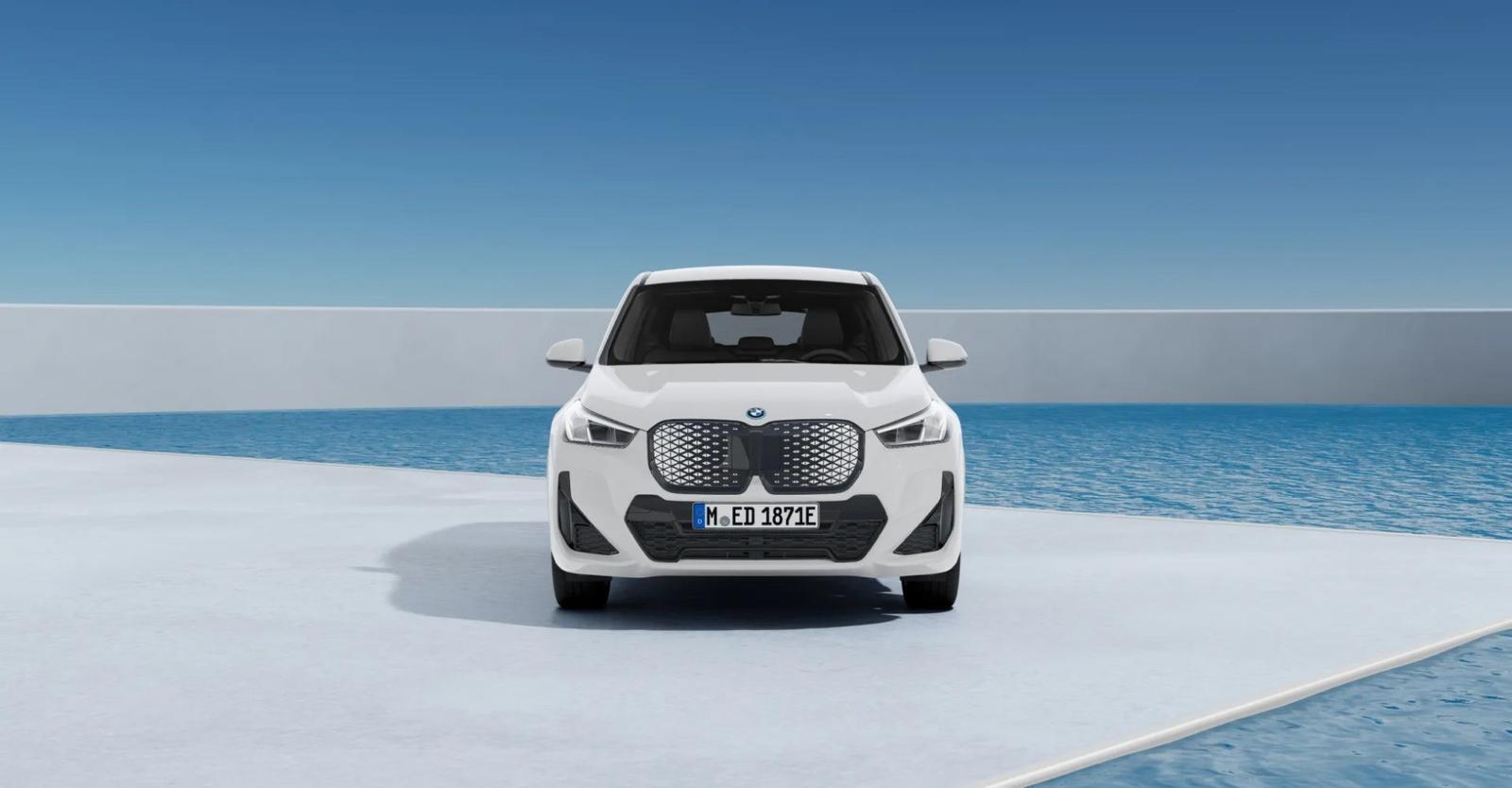 BMW iX1 eDrive20 M-Sport / Shadow /Navi / 18" / CURV
