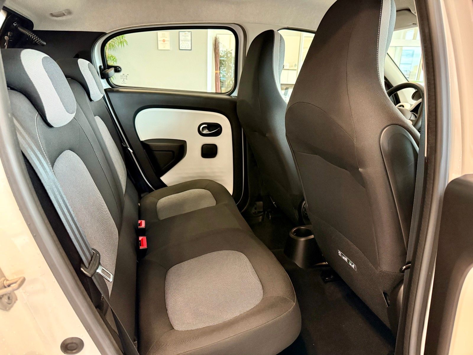 Fahrzeugabbildung Renault Twingo 1.0 SCe Dynamique