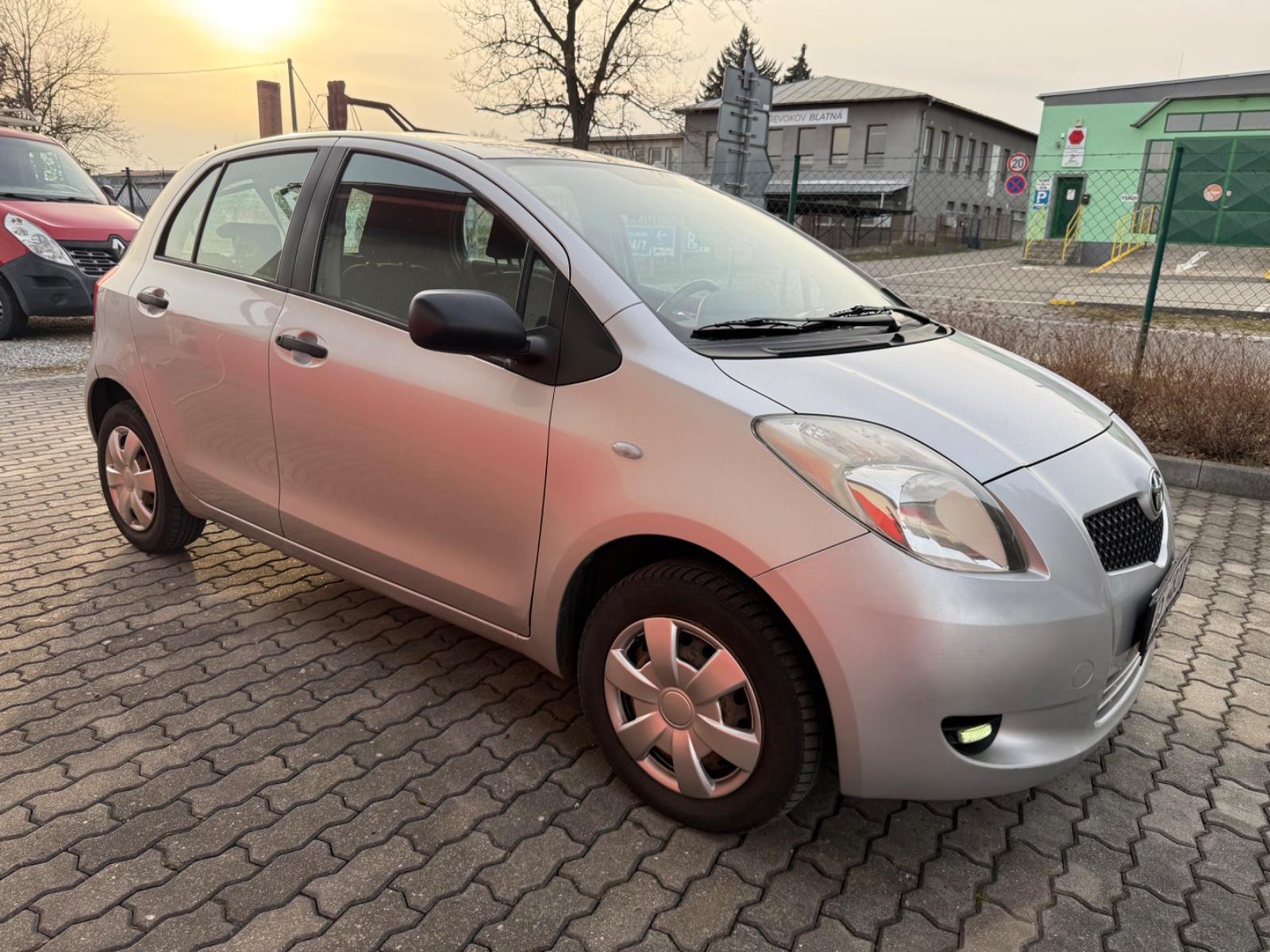 Toyota Yaris 1,0-l-VVT-i KLIMAANLAGE