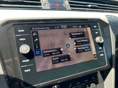 Fahrzeugabbildung Volkswagen Passat Variant 2.0 TDI DSG R-Line LED ACC Kamera