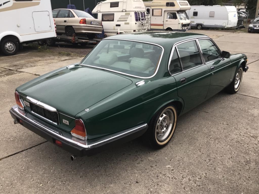 Jaguar XJ6