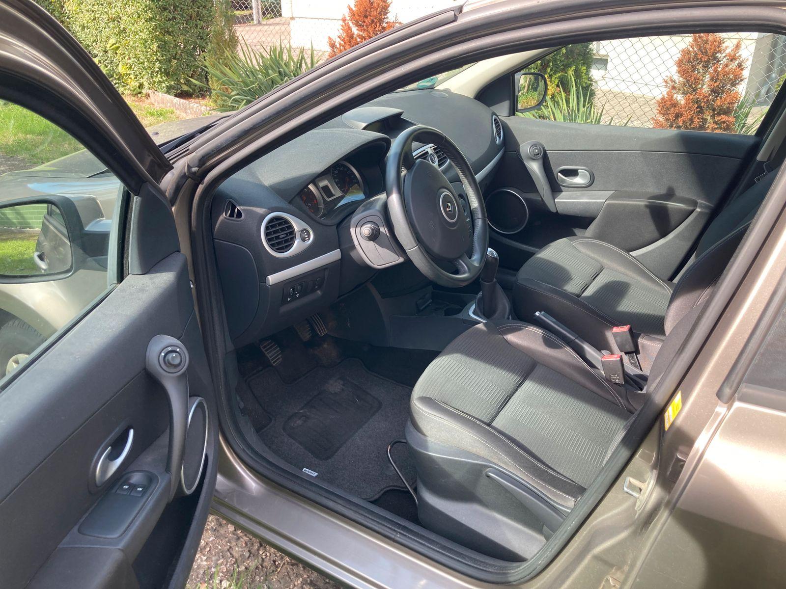 Renault Clio 2011 — photo 7