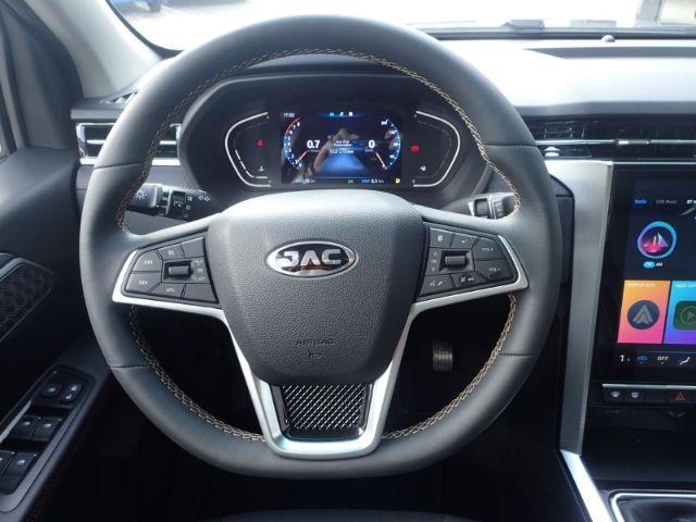 Fahrzeugabbildung JAC 8 Pro 2.4 4x4 3T Anhängelast Carplay/AndroidAuto