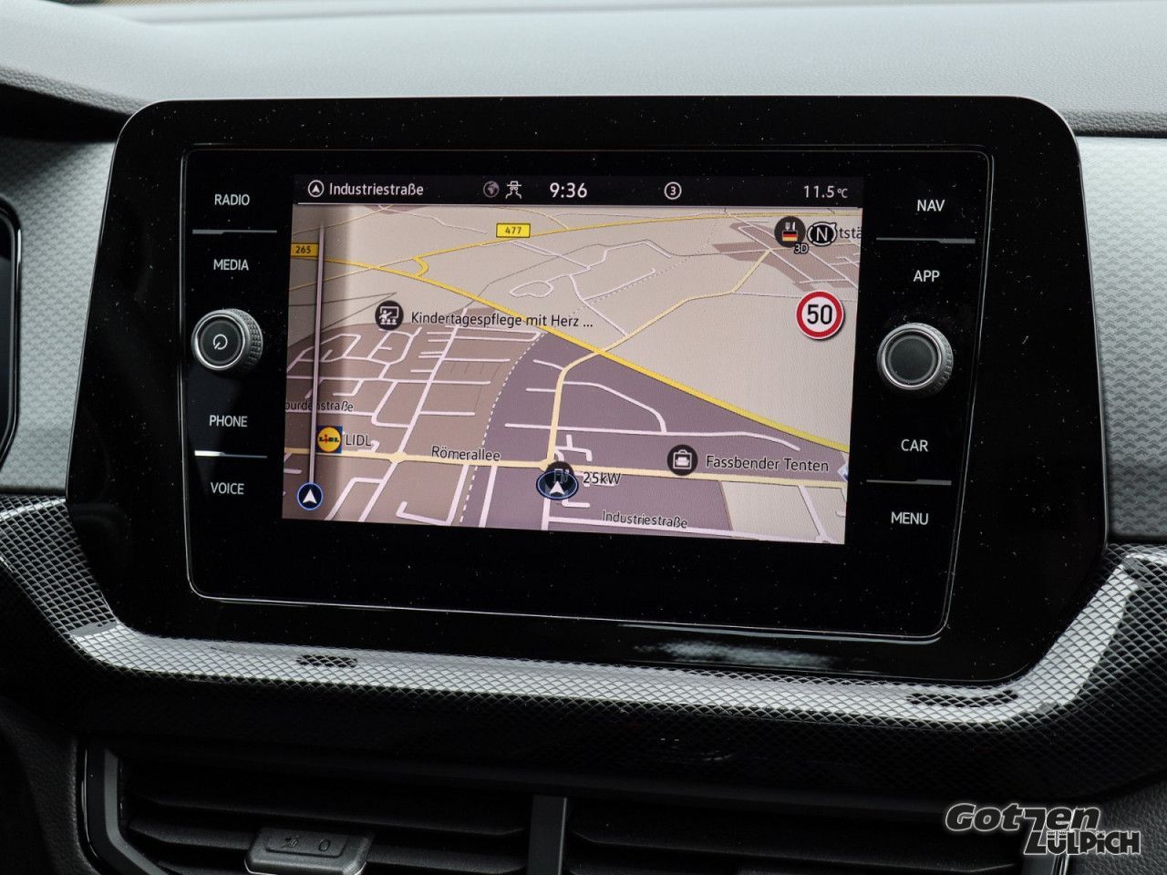Fahrzeugabbildung Volkswagen T-Cross 1.0 TSI Life Navi ACC DSG IQ.DRIVE AHK
