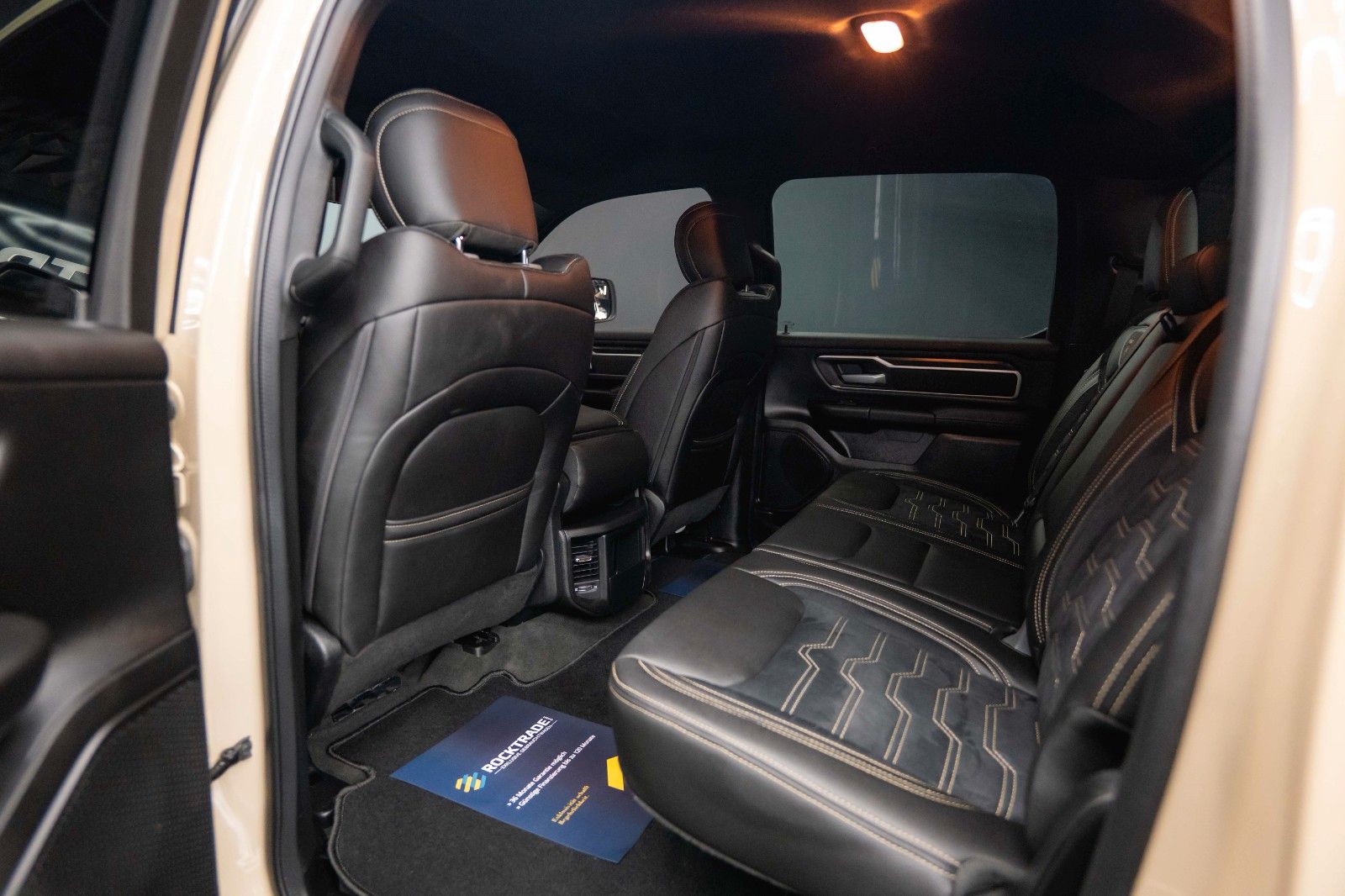 Fahrzeugabbildung Dodge RAM 5.7 V8 HEMI 4x4 OFFROAD LONGBED AXLE LOCK RC