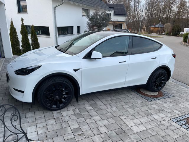 Tesla Model Y RWD!INDUCTION FELGEN!TOP ZUSTAND!MWST!