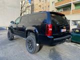 Chevrolet Suburban - Chevrolet Suburban mit Benzin-Antrieb