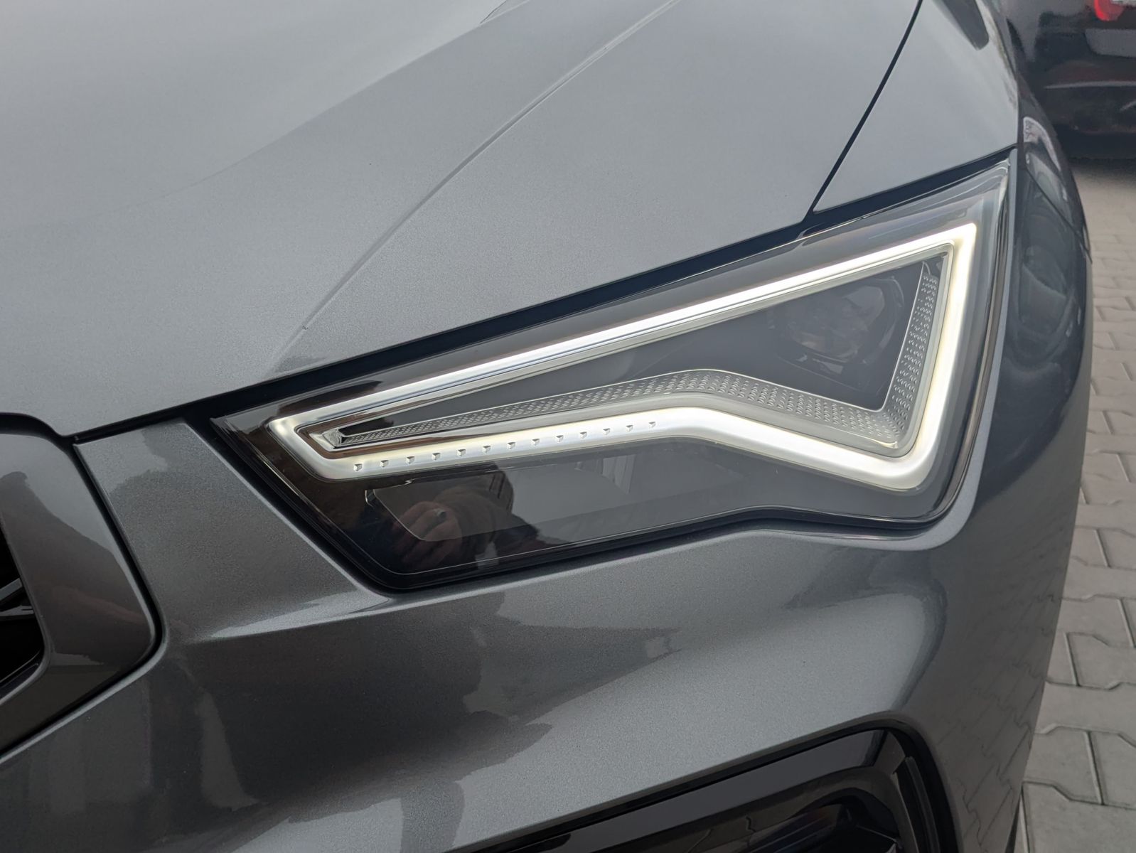 Fahrzeugabbildung CUPRA Ateca 1.5 TSI DSG AHK*LED*ACC*APP*KAMERA*19"