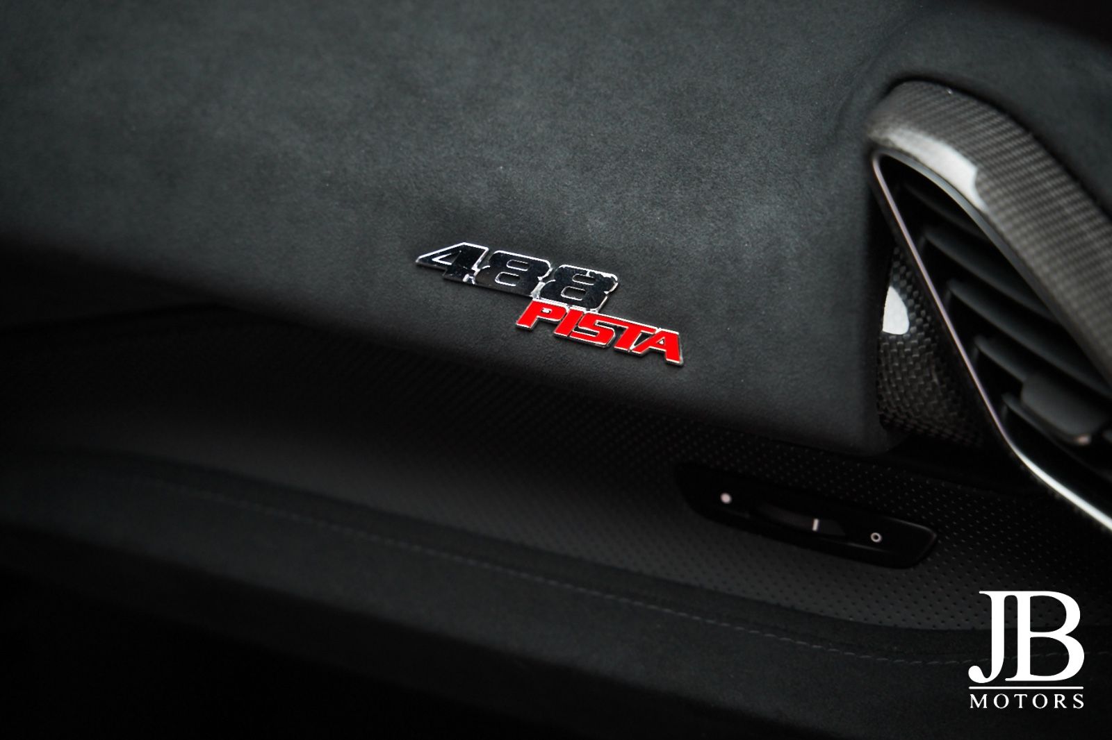 Fahrzeugabbildung Ferrari 488 Pista Racing Seats Lightweight Carbon German